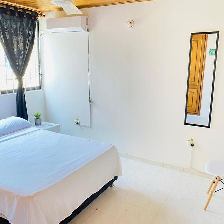 Habitaciones Cerca Al Aeropuerto 2 Cartagena エクステリア 写真