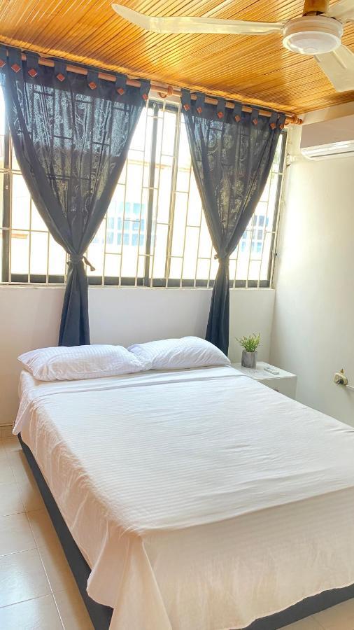 Habitaciones Cerca Al Aeropuerto 2 Cartagena エクステリア 写真