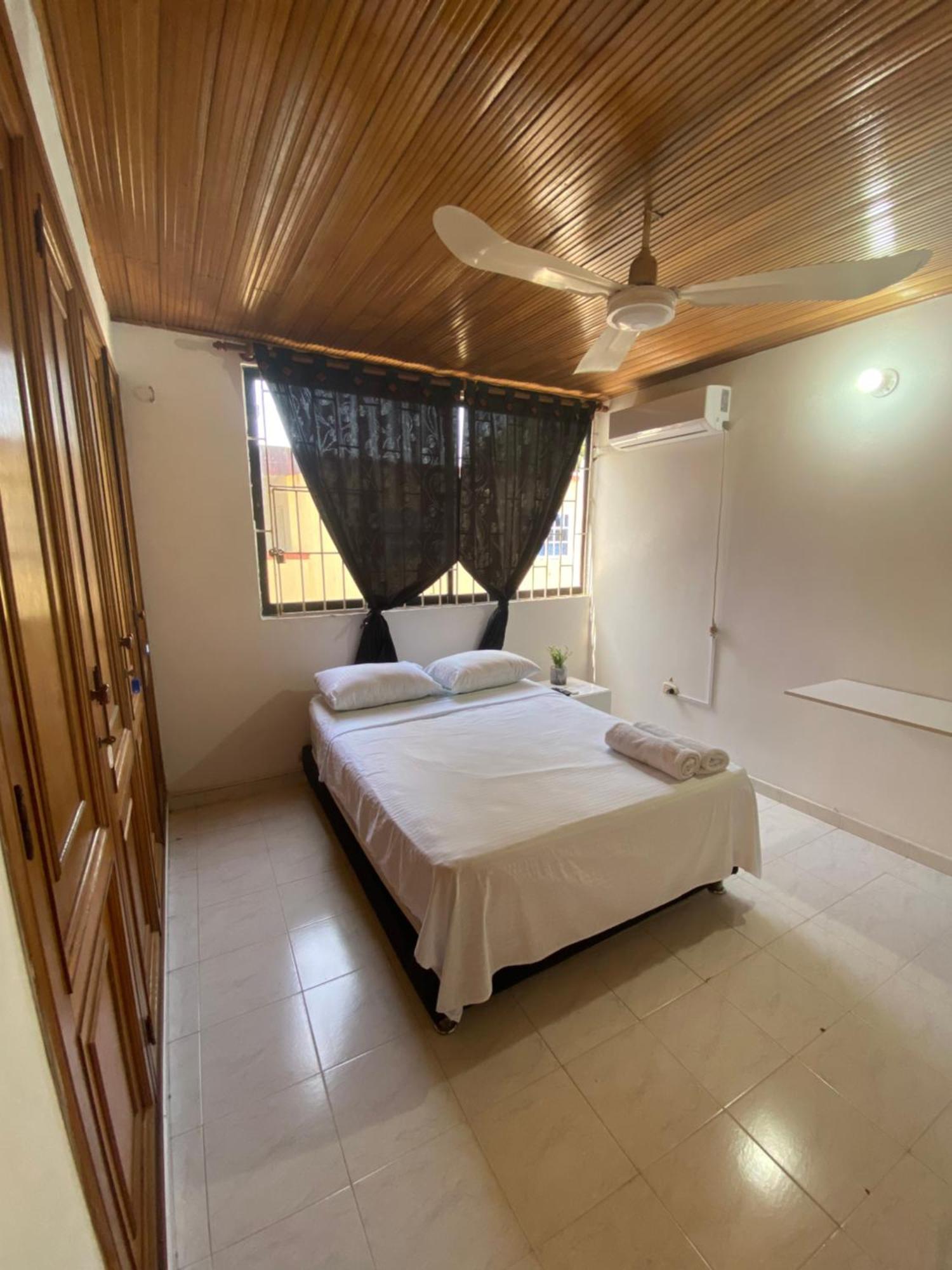 Habitaciones Cerca Al Aeropuerto 2 Cartagena エクステリア 写真